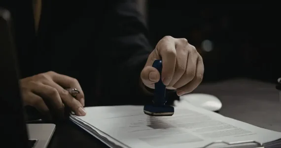 Cofepris digitaliza y simplifica sus trámites para el manejo seguro de sustancias en México