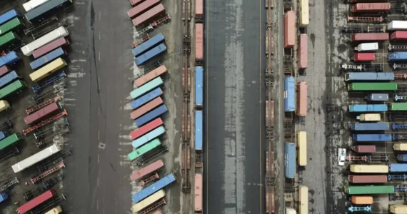 Proyecto de norma regula el transporte seguro de mercancías peligrosas en México