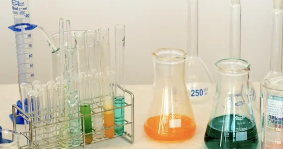 Talleres de la Aniq fortalecen el cumplimiento del reporte ambiental en México